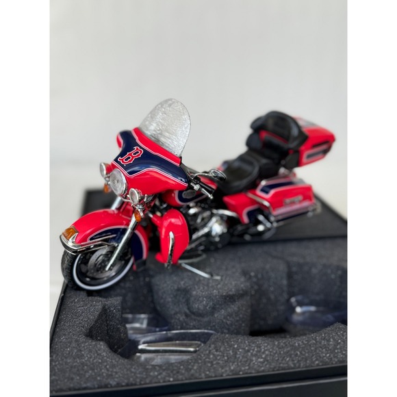 Harley-Davidson Boston Red‎ Sox Motorcycle 1:12 Scale Diecast Replica MLB - Picture 9 of 15